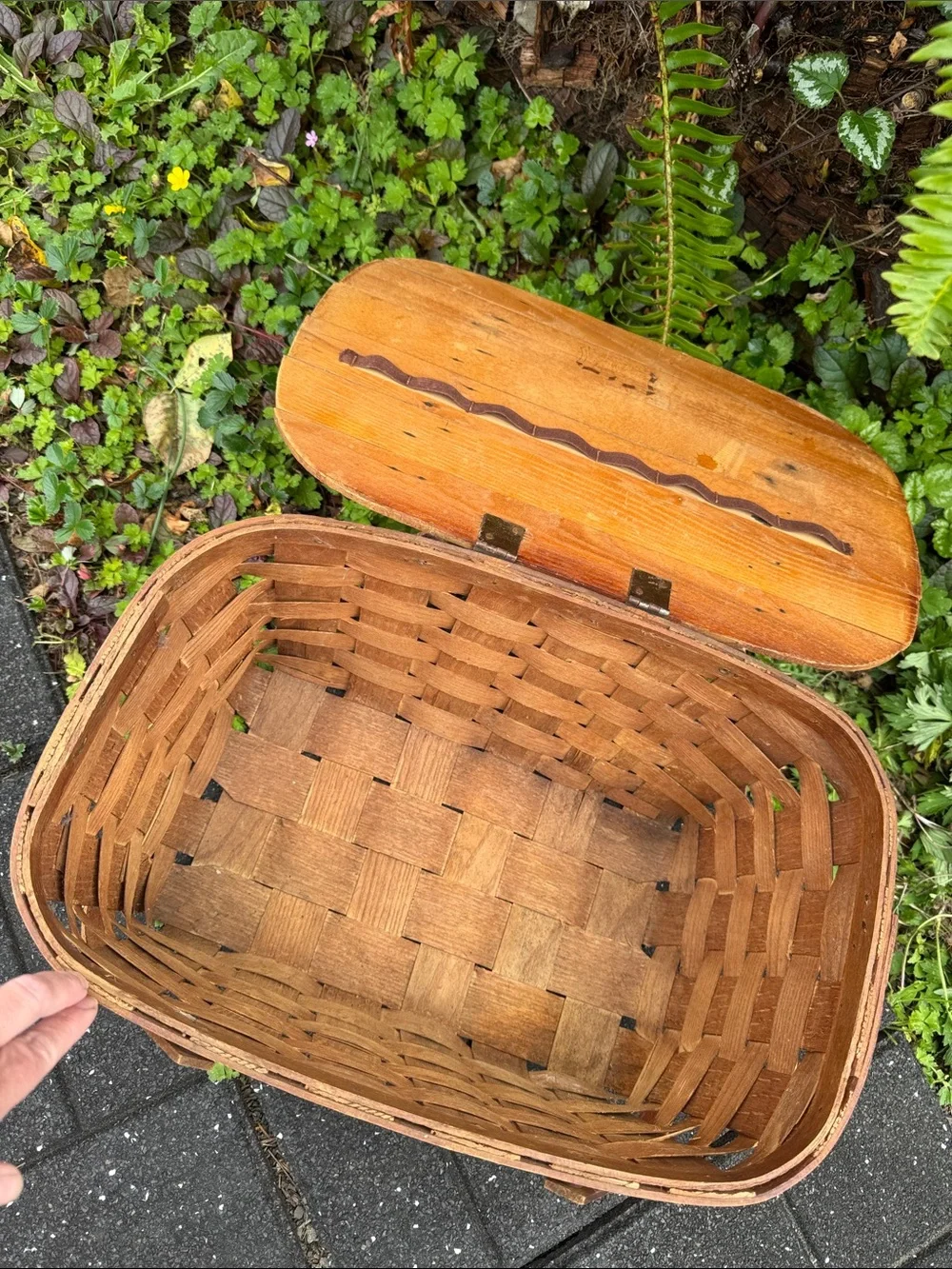 Wov-N-Wood Jerywil Vintage MCM Classic Woven Picnic Basket with Dual Handles